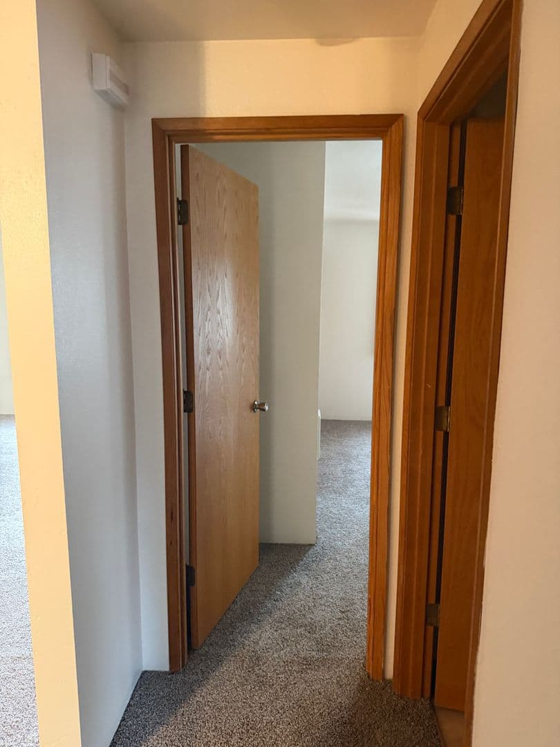 Springfield Apartment: 2420 Pheasant Boulevard