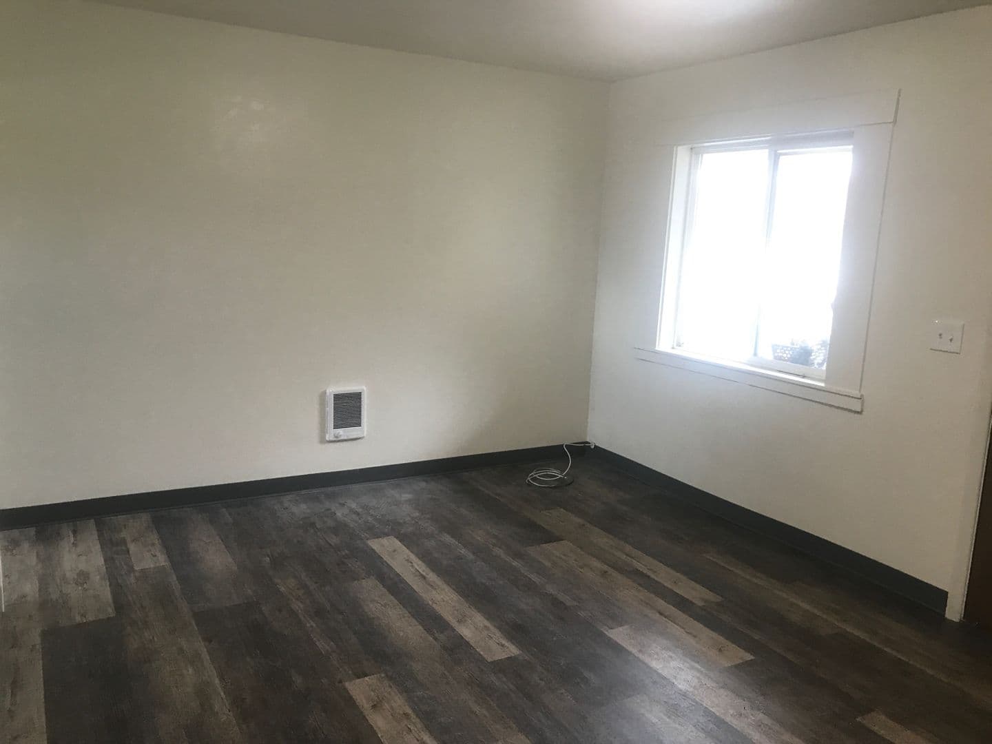 Harrisburg Apartment: 23475 Hwy 99 E
