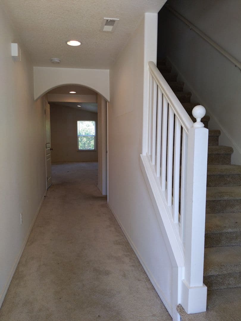 Eugene House: 1945 Adelman Loop