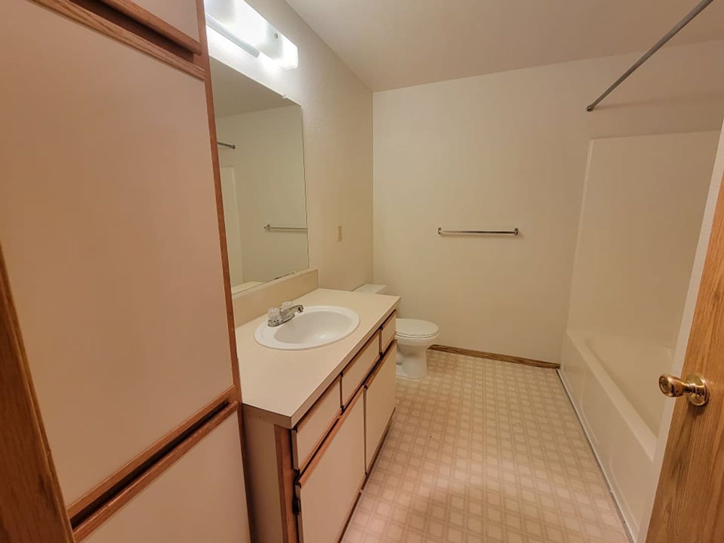 Junction City Apartment: 590 Hatton Lane