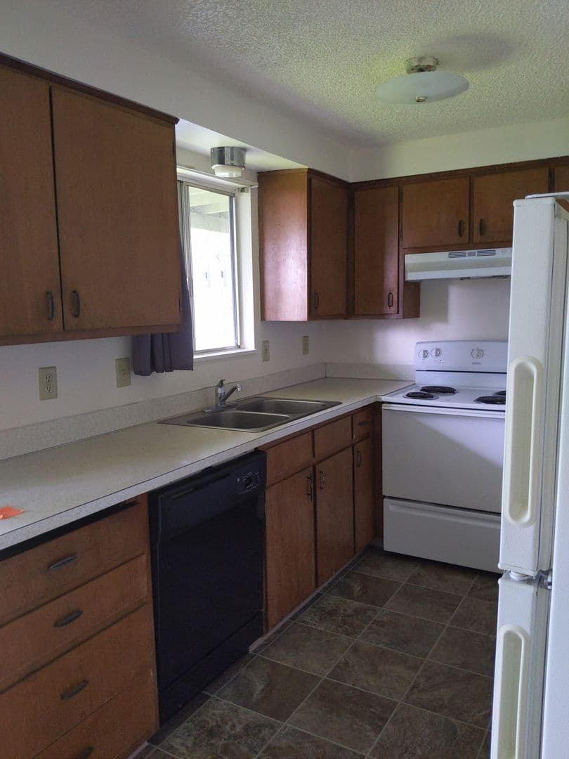 Junction City Apartment: 530 & 570 Cedar, 535 & 573 Birch Nordic Arms
