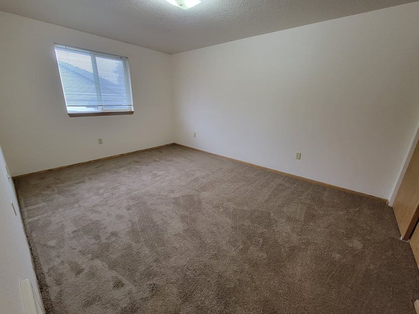 Junction City Apartment: 590 Hatton Lane