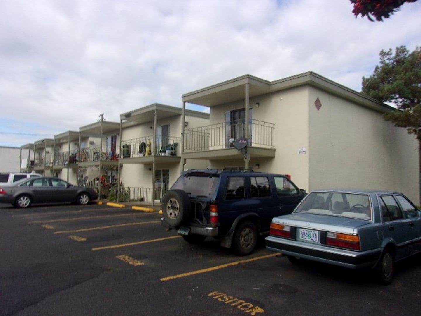 Eugene Apartment: 142 Jefferson Street