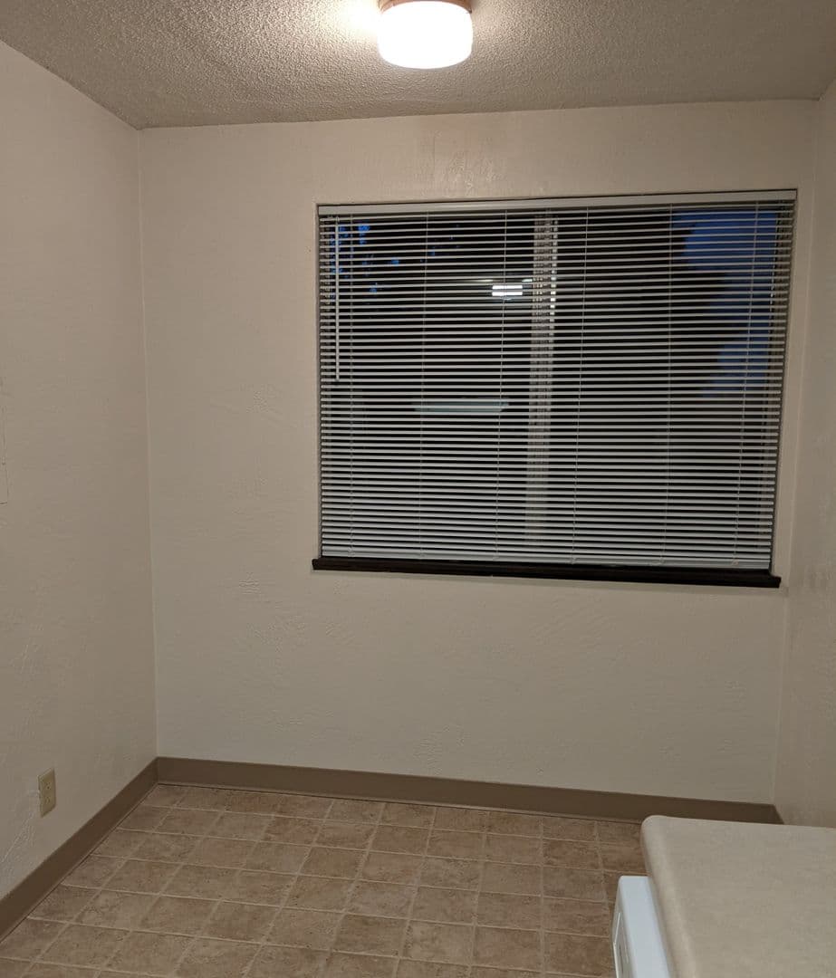 Eugene Apartment: 4001 Potter Street