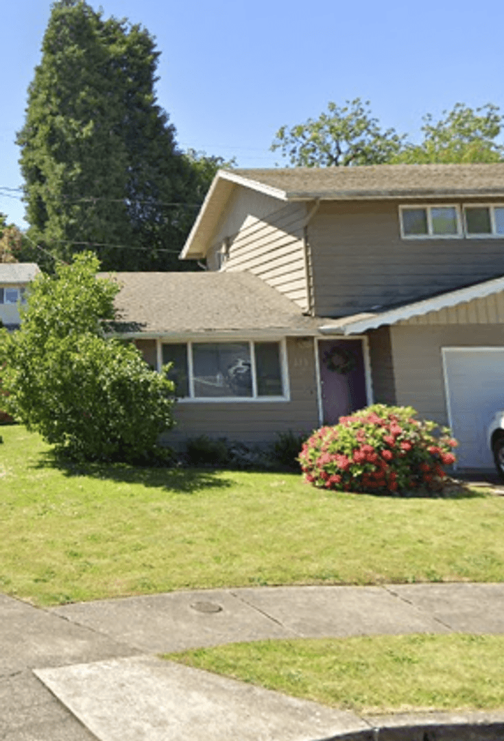 Eugene Apartment: 321-367 N Polk Street