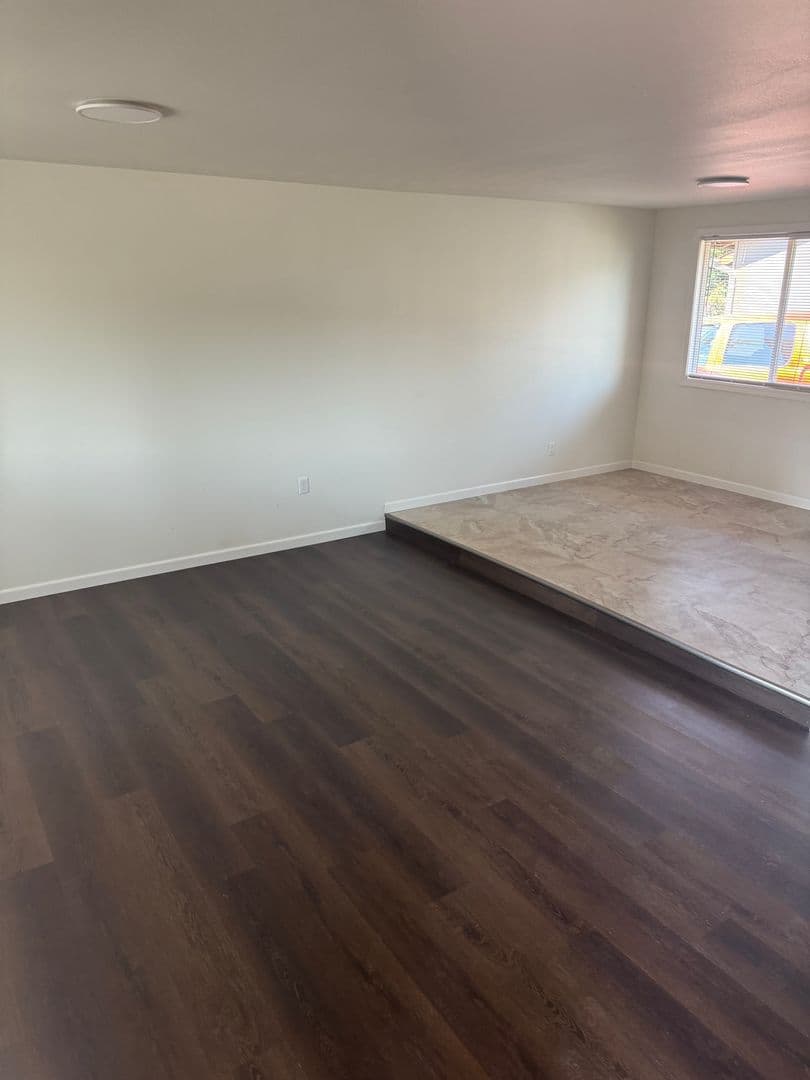 Springfield Apartment: 5324 & 5326 A Street