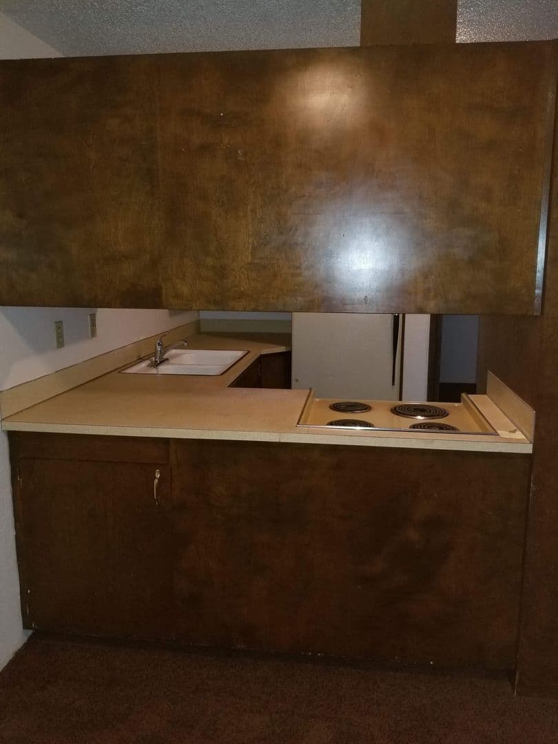 Eugene Apartment: 2090 Roosevelt Blvd.