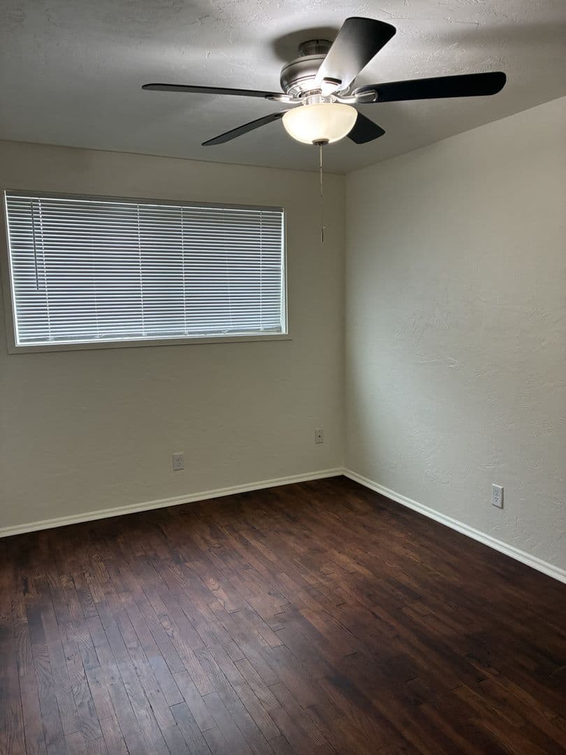 Eugene Apartment: 321-367 N Polk Street