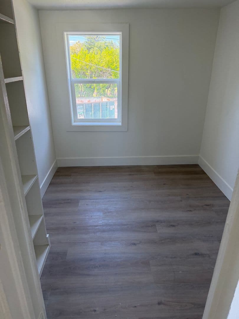 Eugene Apartment: 330 Howard Ave.