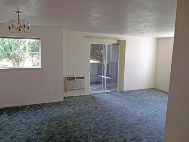 Springfield Apartment: 960 Anderson Lane