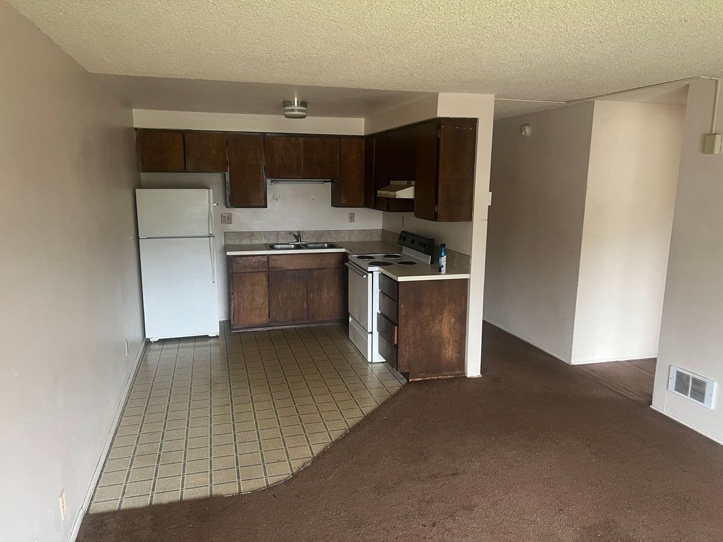 Springfield Apartment: 154 C Street