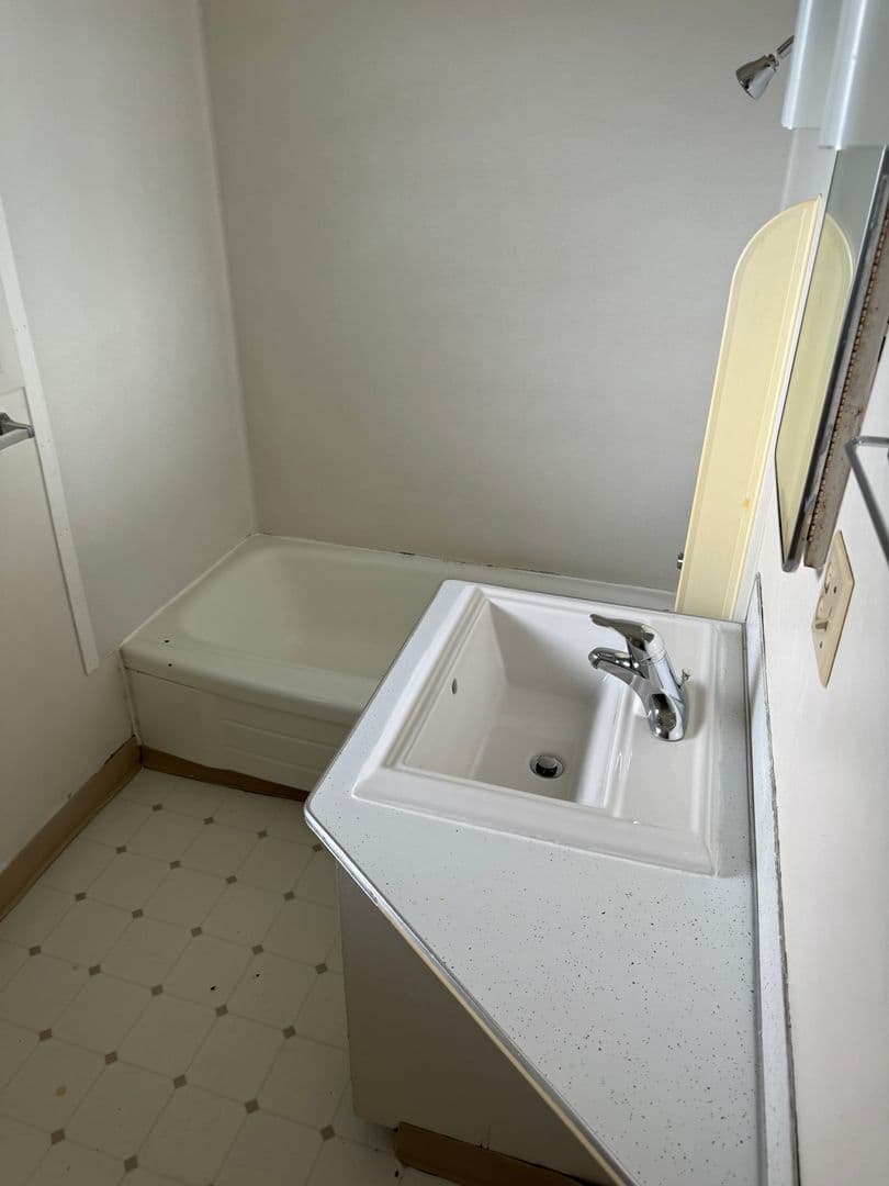 Eugene Apartment: 1445 W 6th Ave