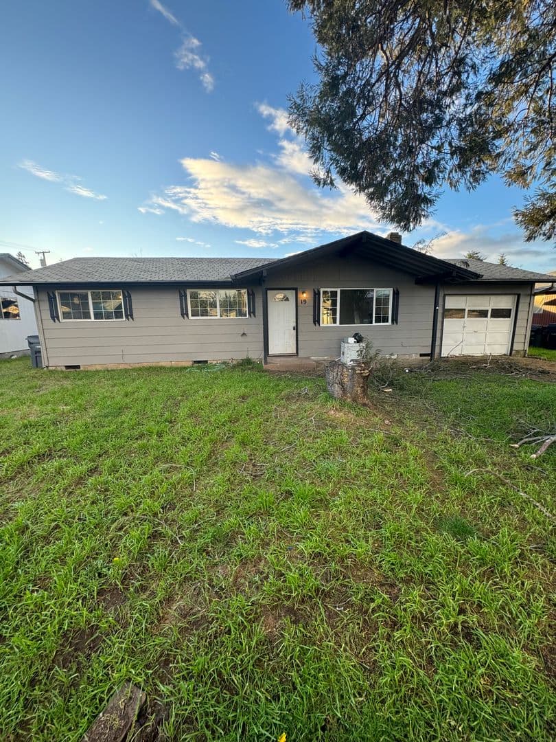 Springfield House: 5040 E Street #19