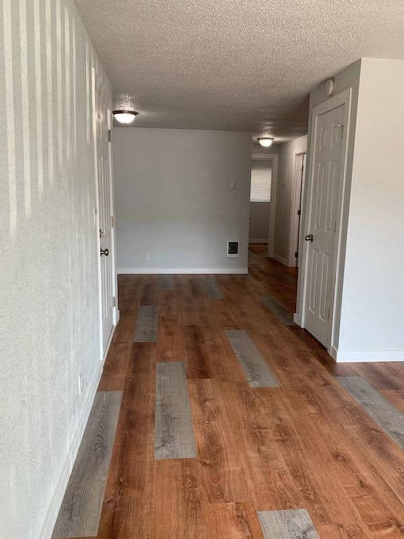 Eugene Apartment: 142 Jefferson Street