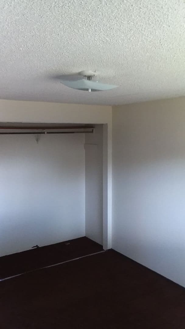Springfield Apartment: 461 & 463 S. 49th Place