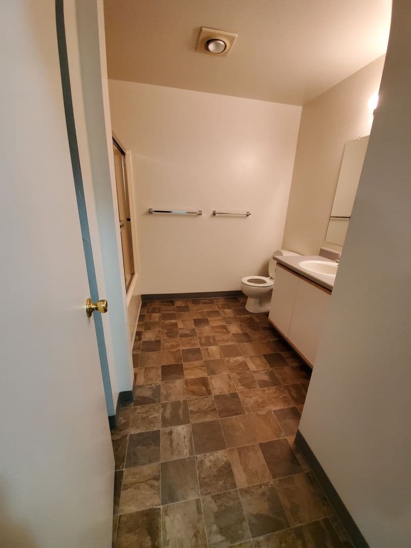 Eugene Apartment: 29840 Willow Creek Road