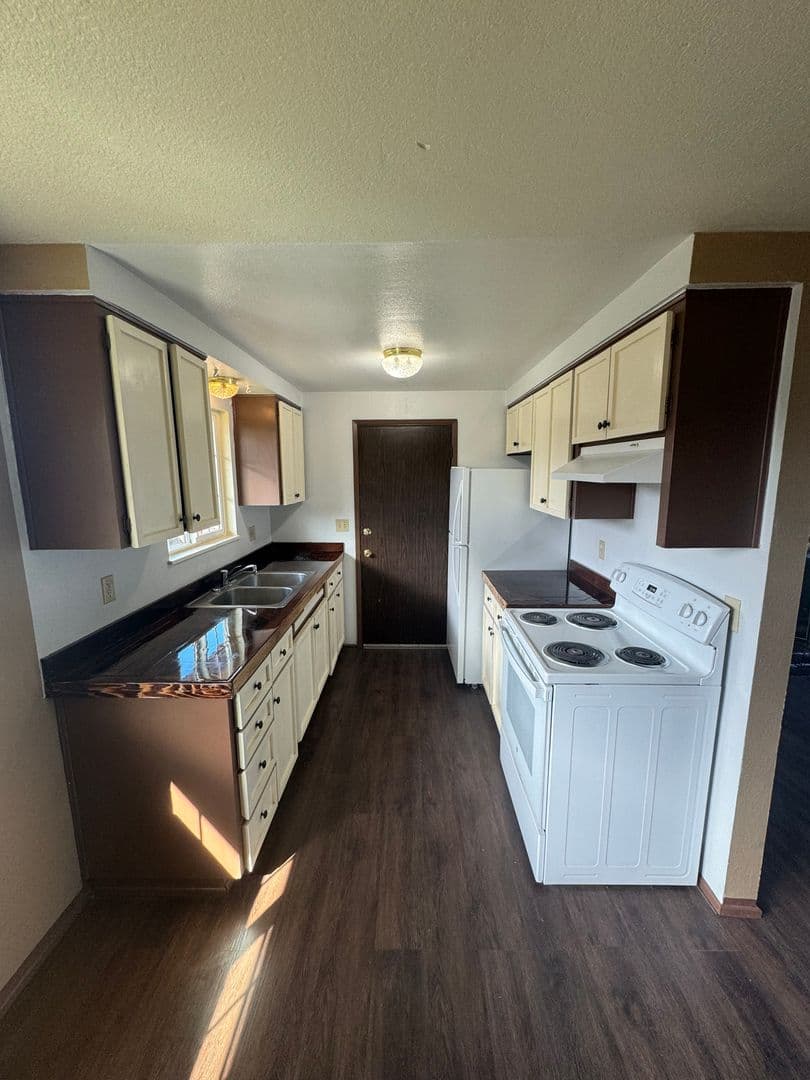 Springfield House: 5040 E Street #19