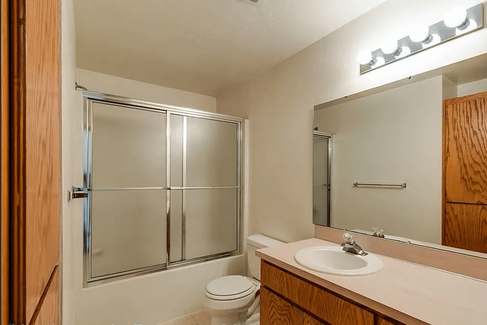 Eugene Apartment: 2360-2366 Willamette St.