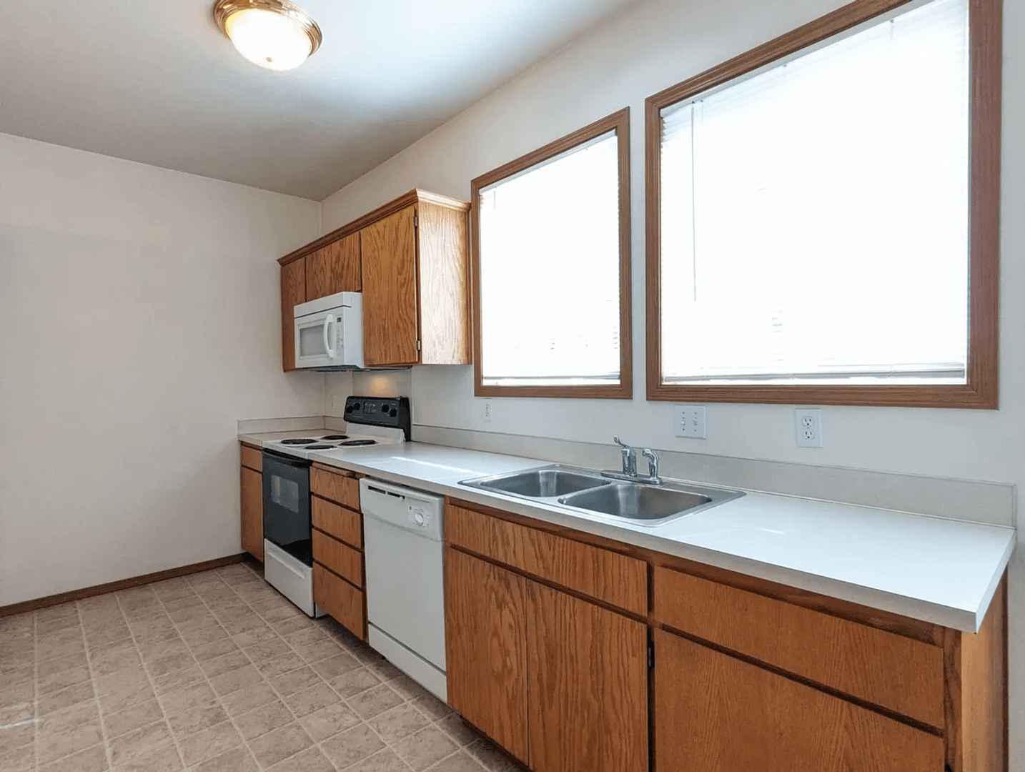 Eugene Apartment: 2360-2366 Willamette St.
