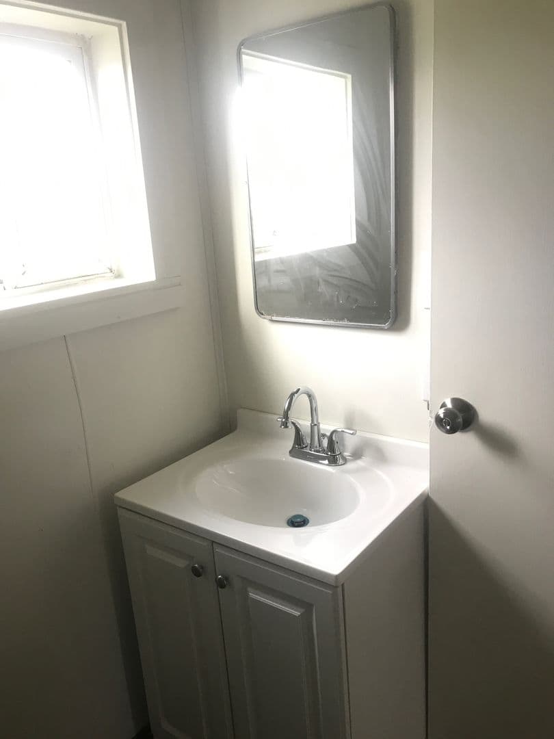 Harrisburg Apartment: 23475 Hwy 99 E