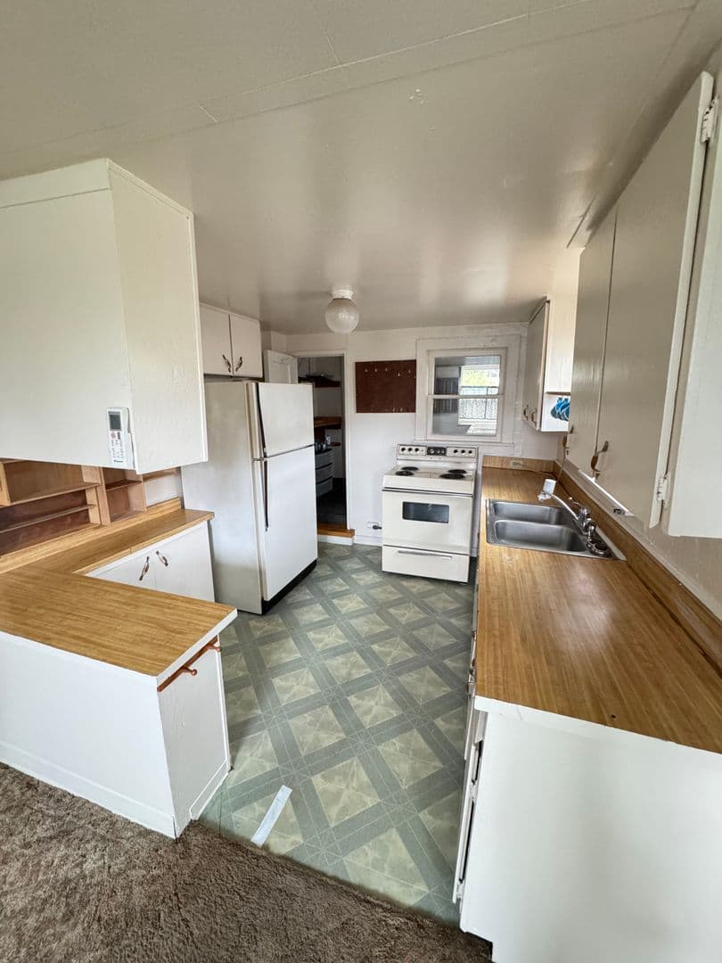 Springfield House: 2560 D Street