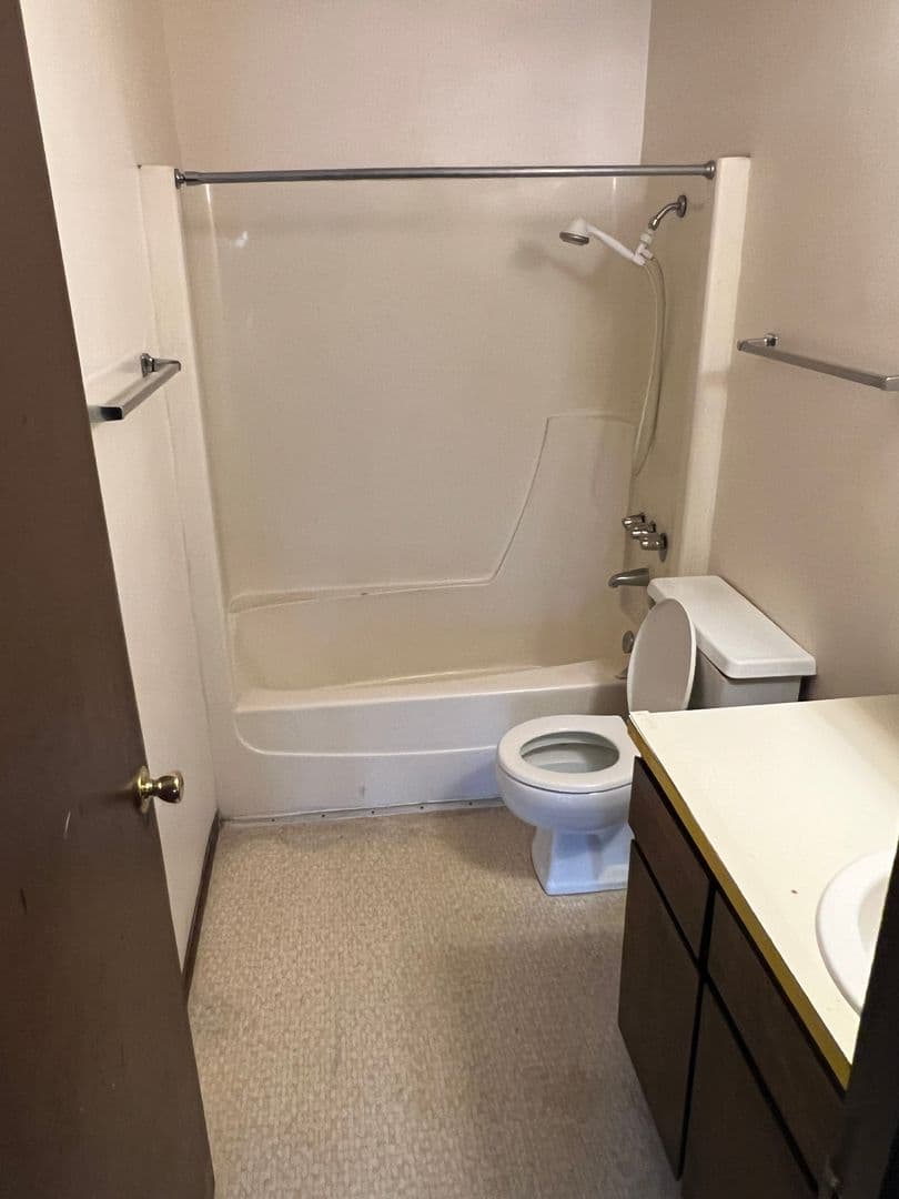 Springfield Apartment: 154 C Street