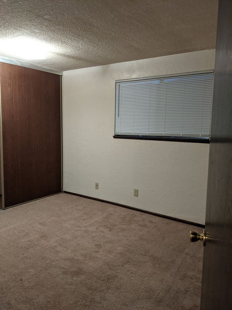 Eugene Apartment: 4001 Potter Street