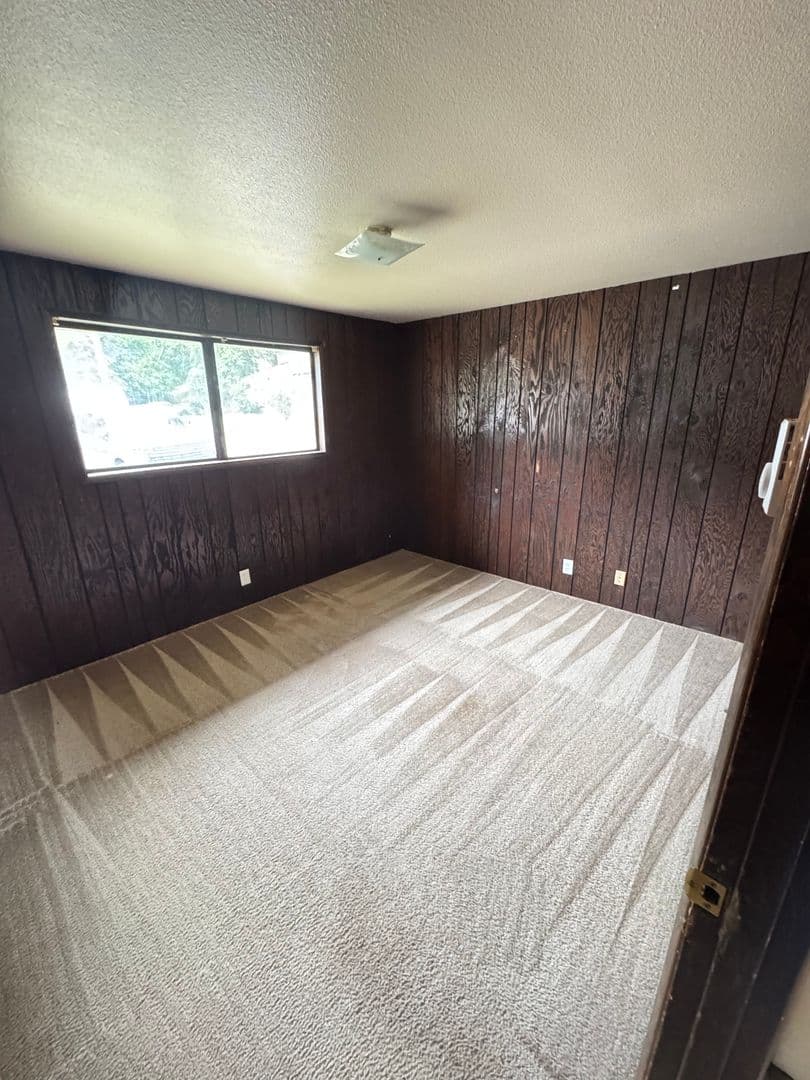 Springfield Apartment: 103 & 105 South 70th Street
