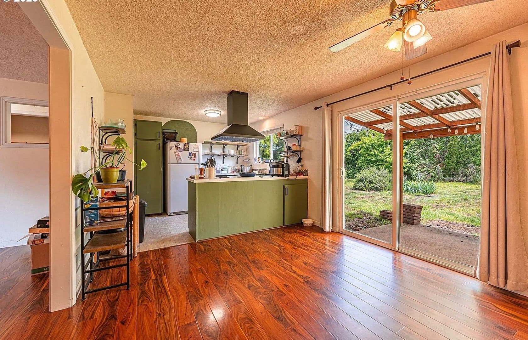 Eugene House: 1635 S Bertelsen Rd