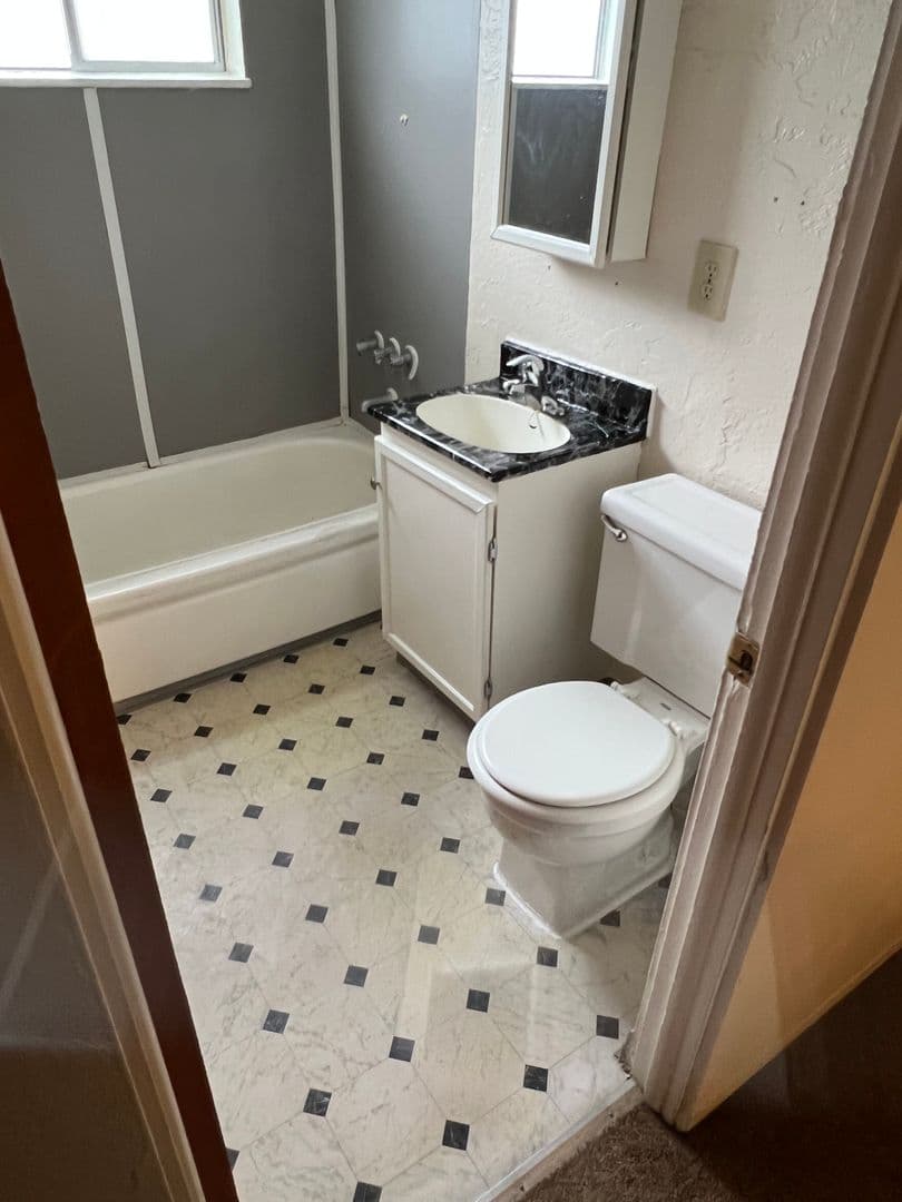 Springfield Apartment: 5312 Main St.