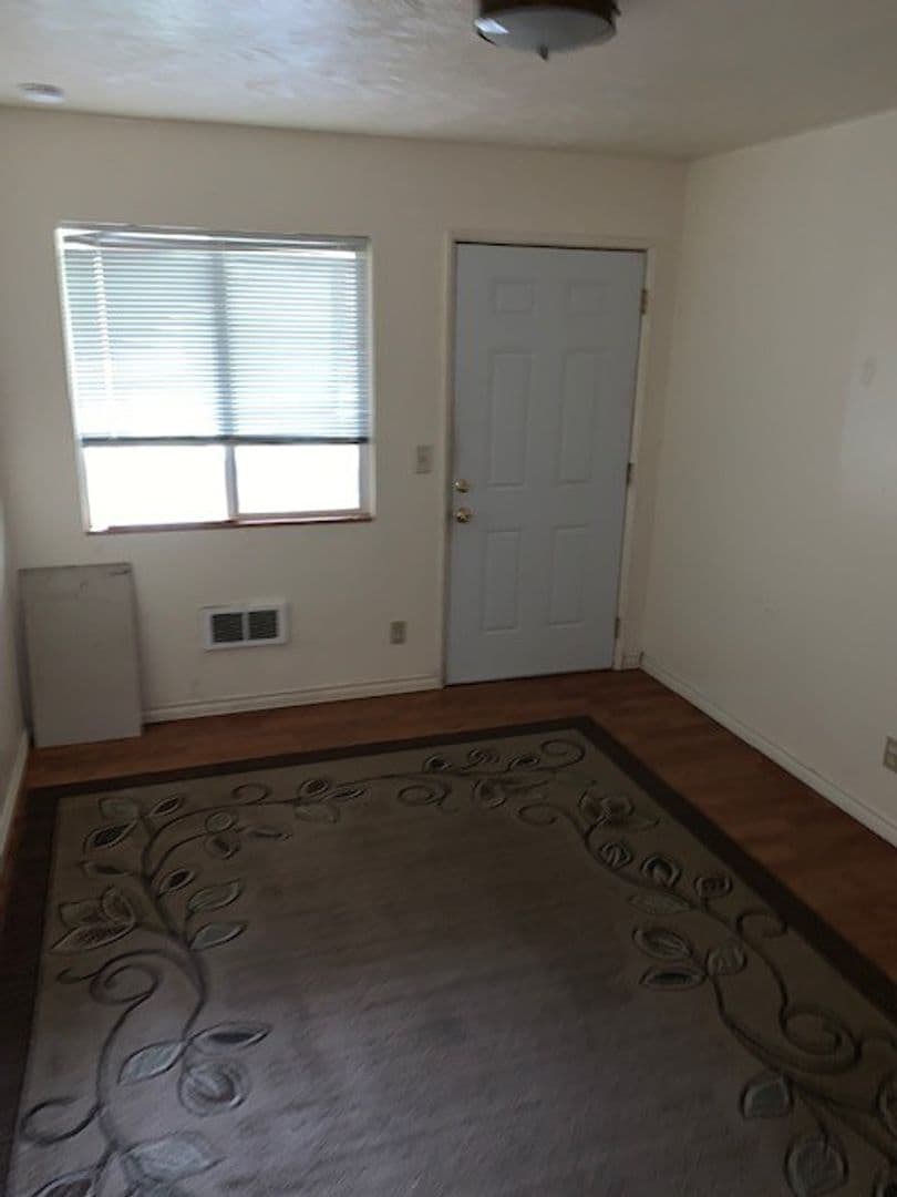 Toledo Apartment: 246 S Main St