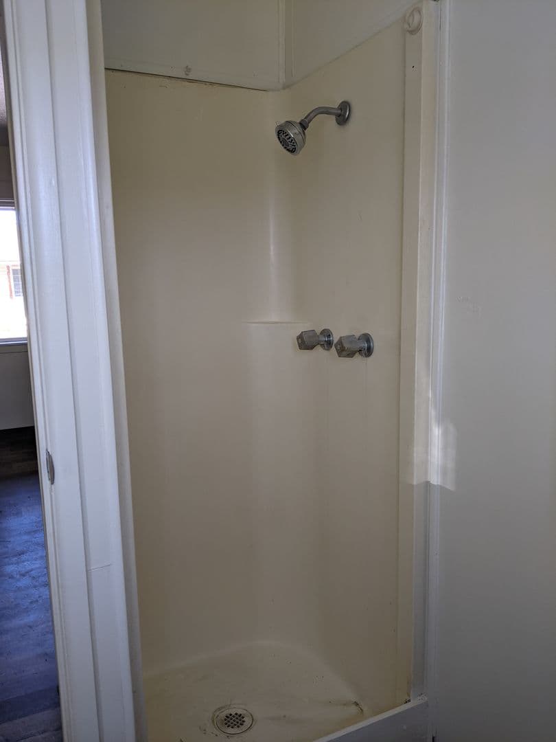 Harrisburg Apartment: 23475 Hwy 99 E
