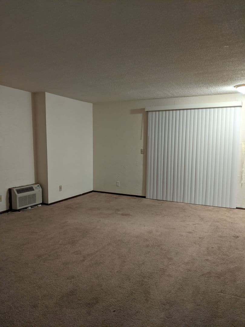 Eugene Apartment: 4001 Potter Street