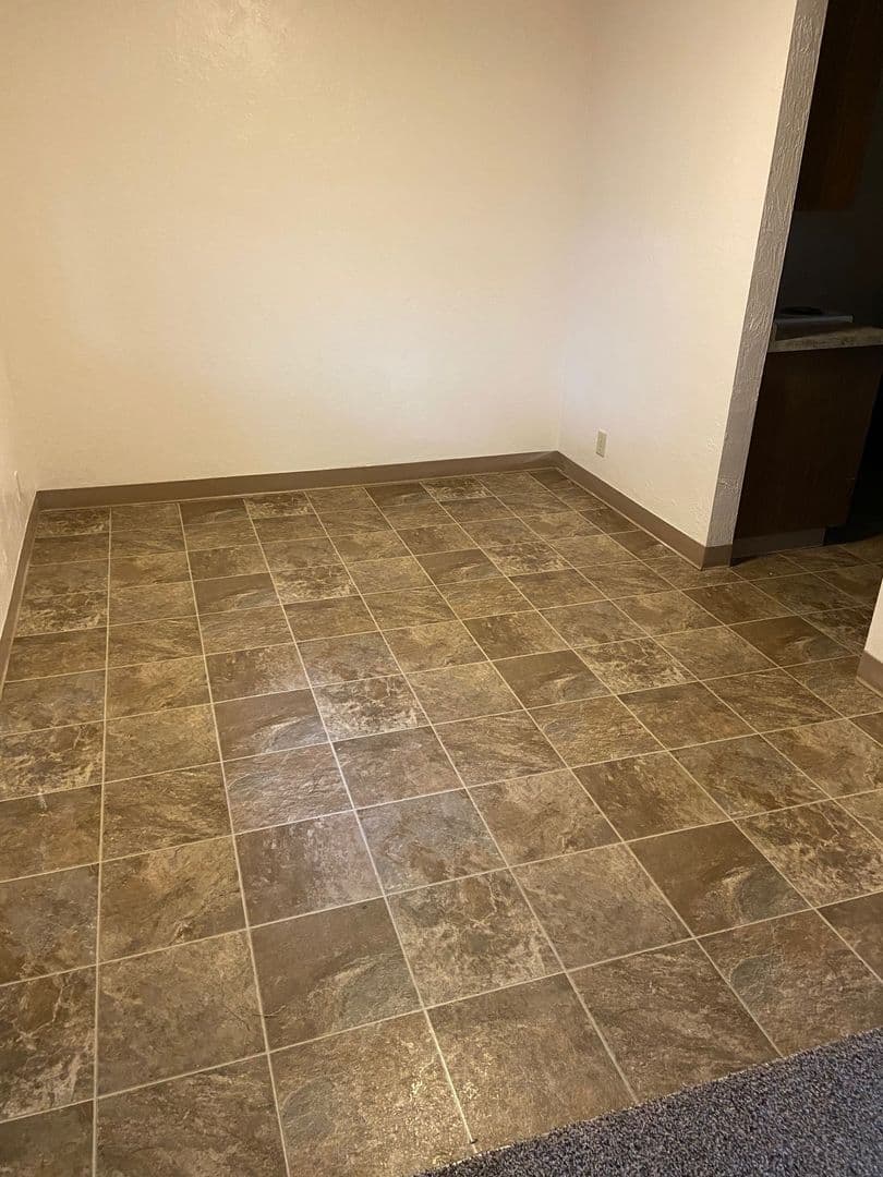Springfield House: 4117 Bluebelle Way
