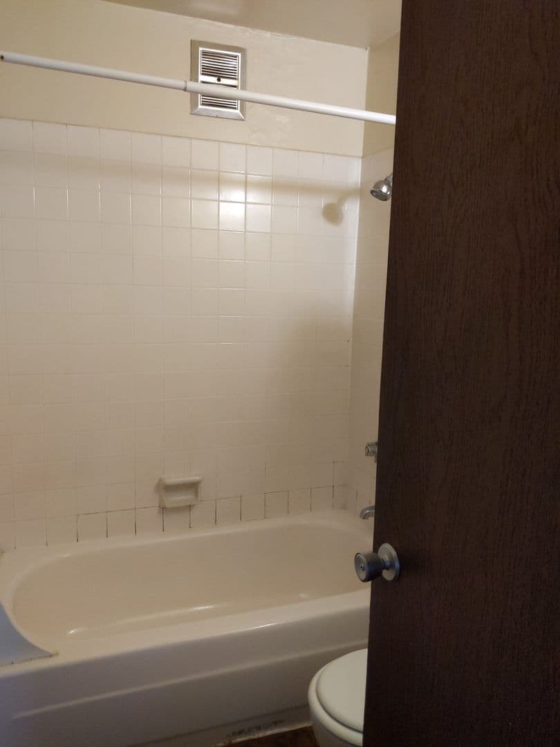 Eugene Apartment: 1548-1556 Mill Street