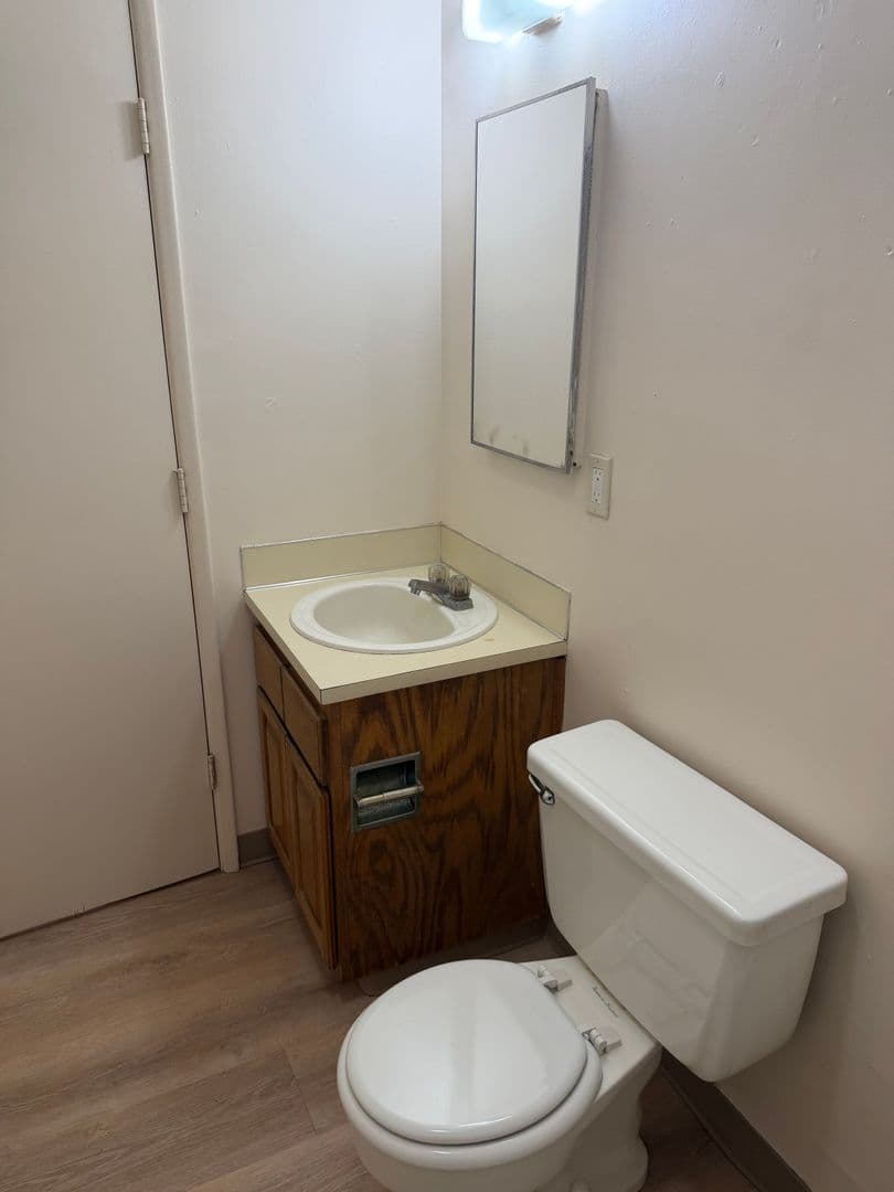 Springfield Apartment: Riverview Apartments