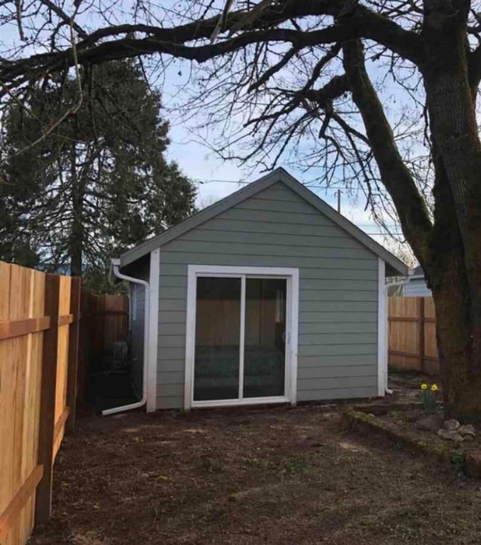 Lebanon Apartment: 725 Russell Dr