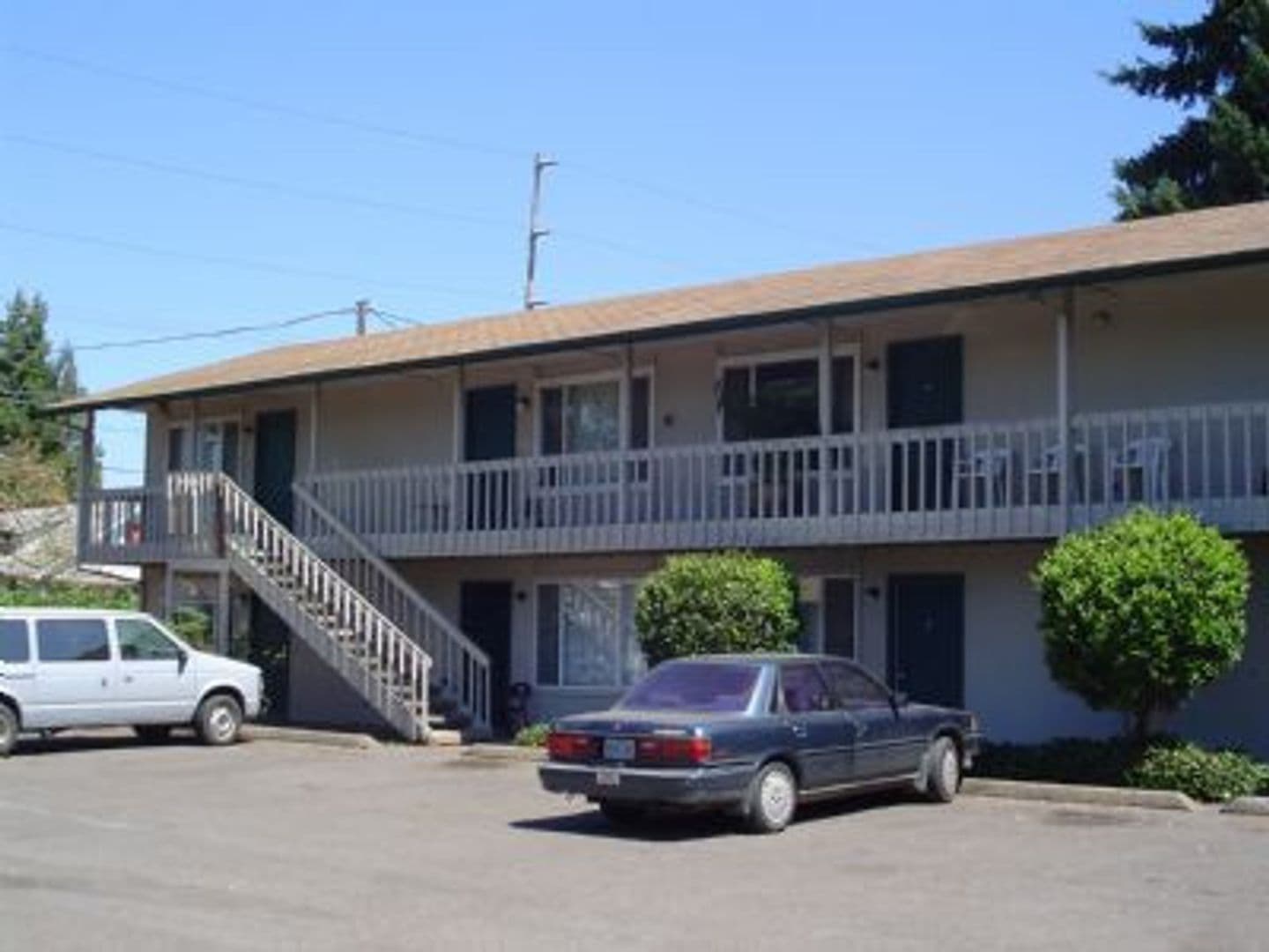 Eugene Apartment: 2090 Roosevelt Blvd.