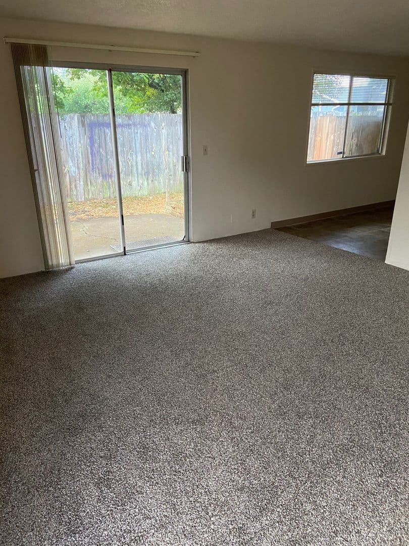 Springfield House: 4117 Bluebelle Way
