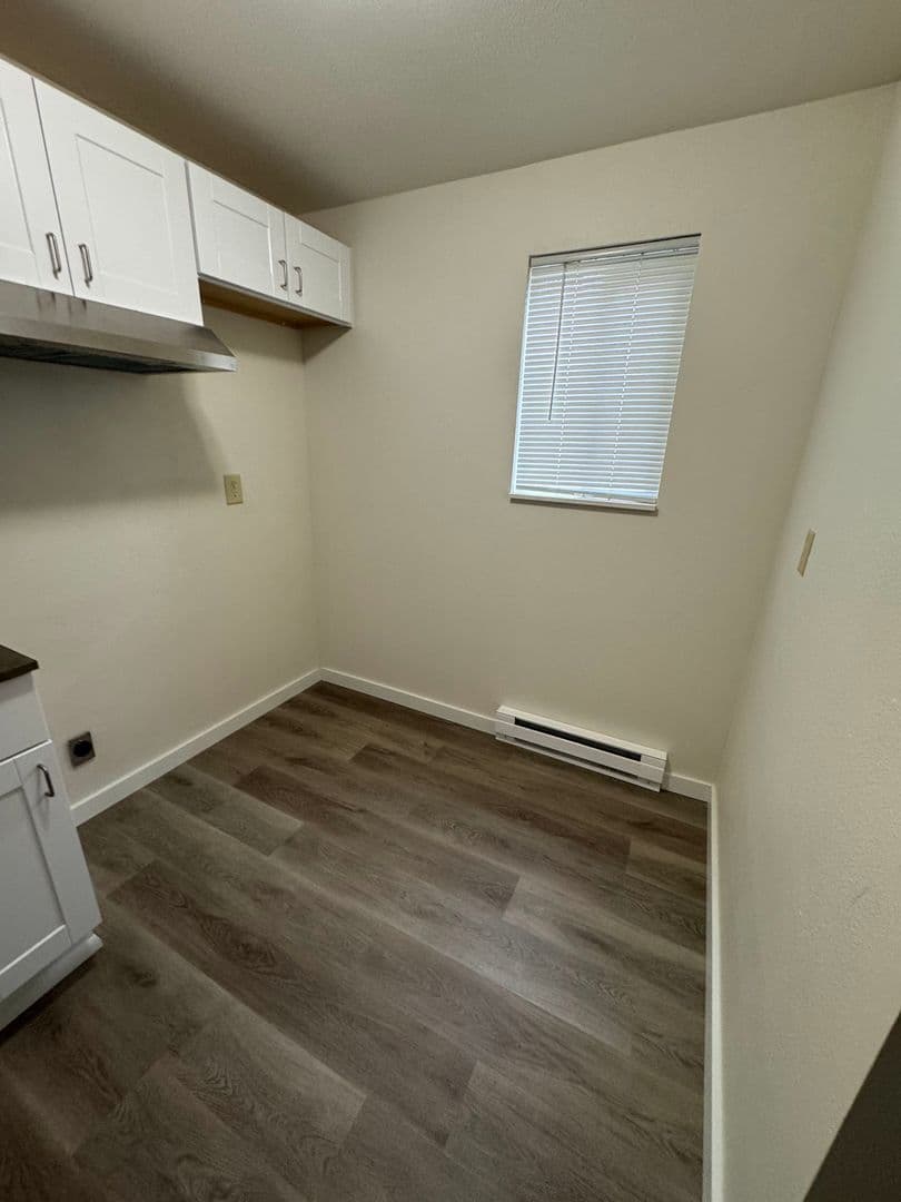 Eugene Apartment: 1548-1556 Mill Street