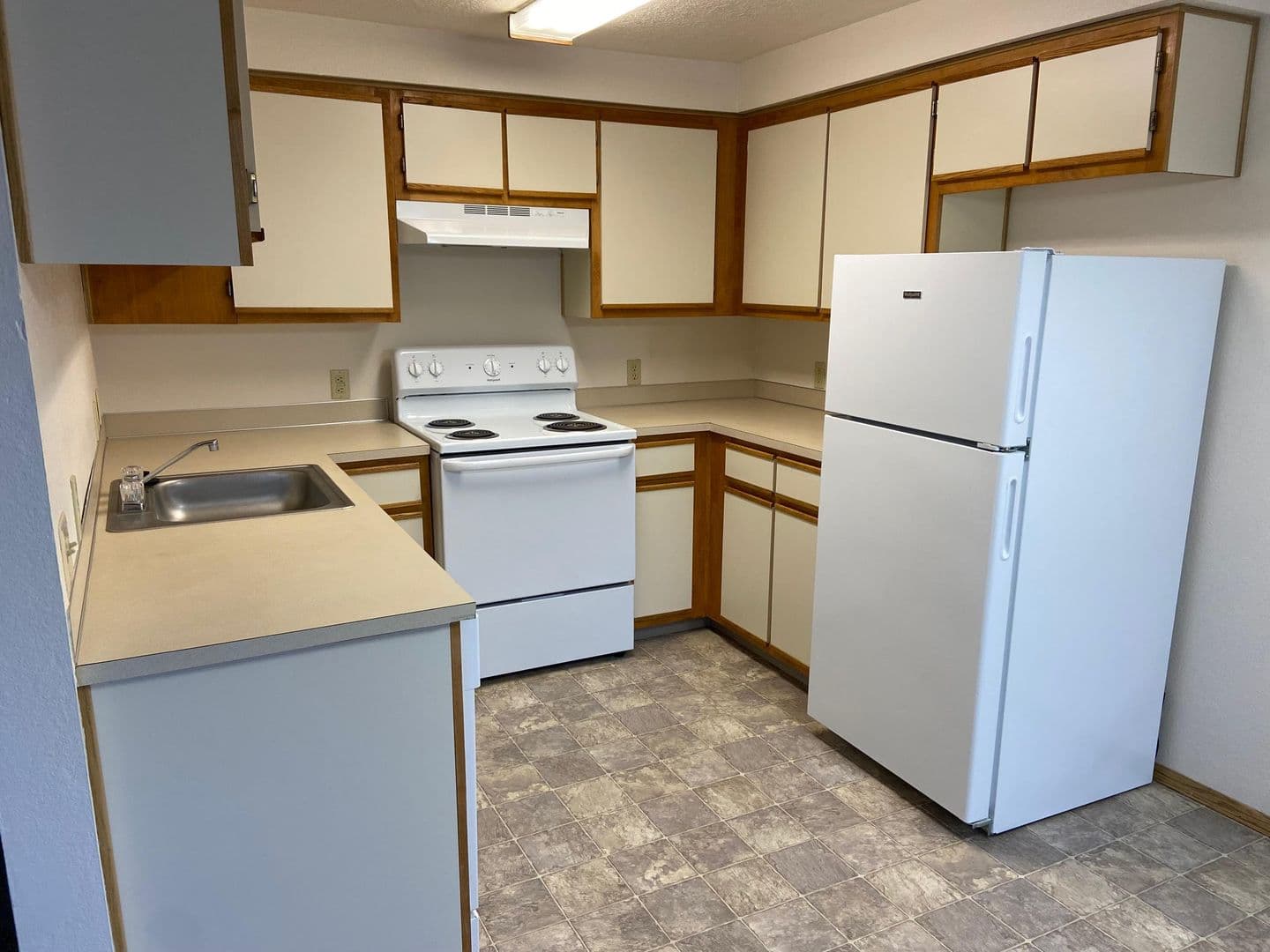 Springfield Apartment: 926 Anderson Lane