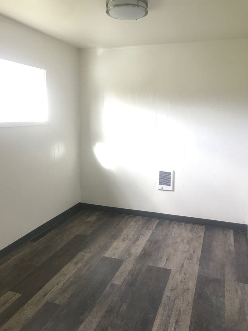 Harrisburg Apartment: 23475 Hwy 99 E