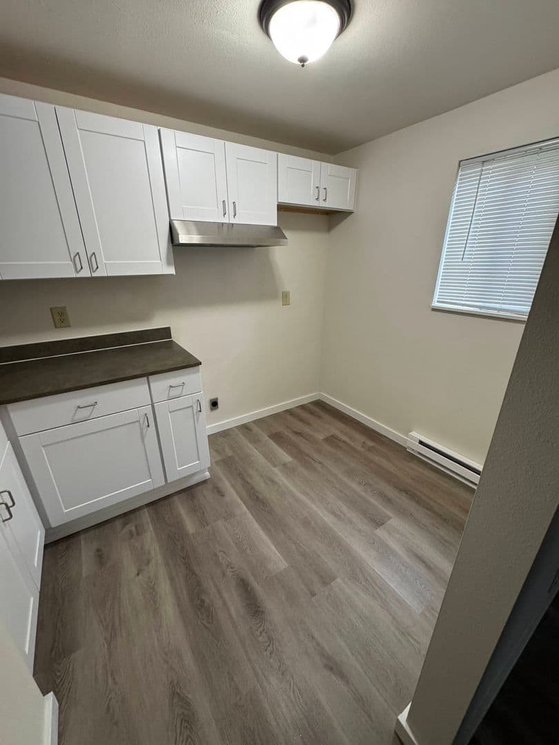 Eugene Apartment: 1548-1556 Mill Street