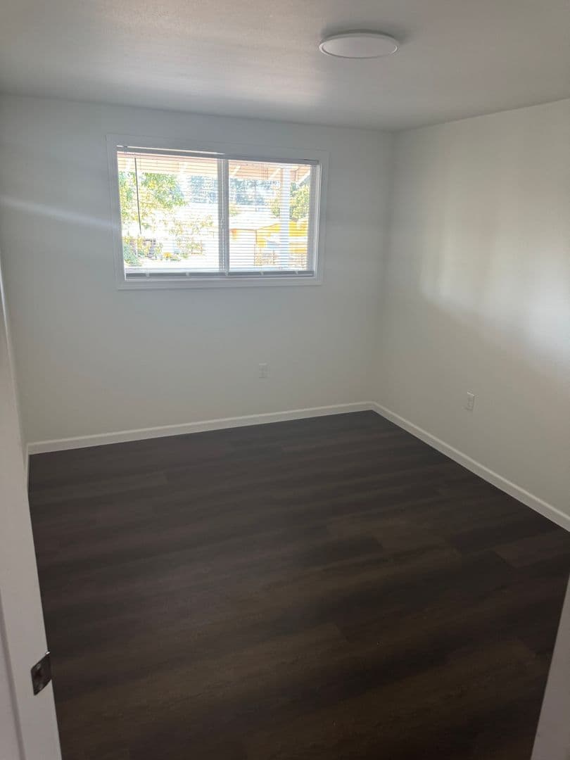 Springfield Apartment: 5324 & 5326 A Street
