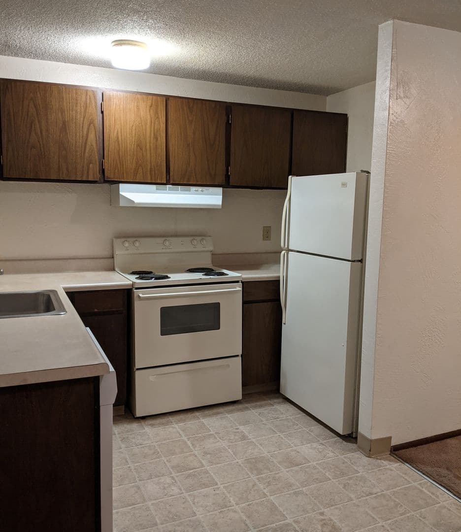Eugene Apartment: 4001 Potter Street