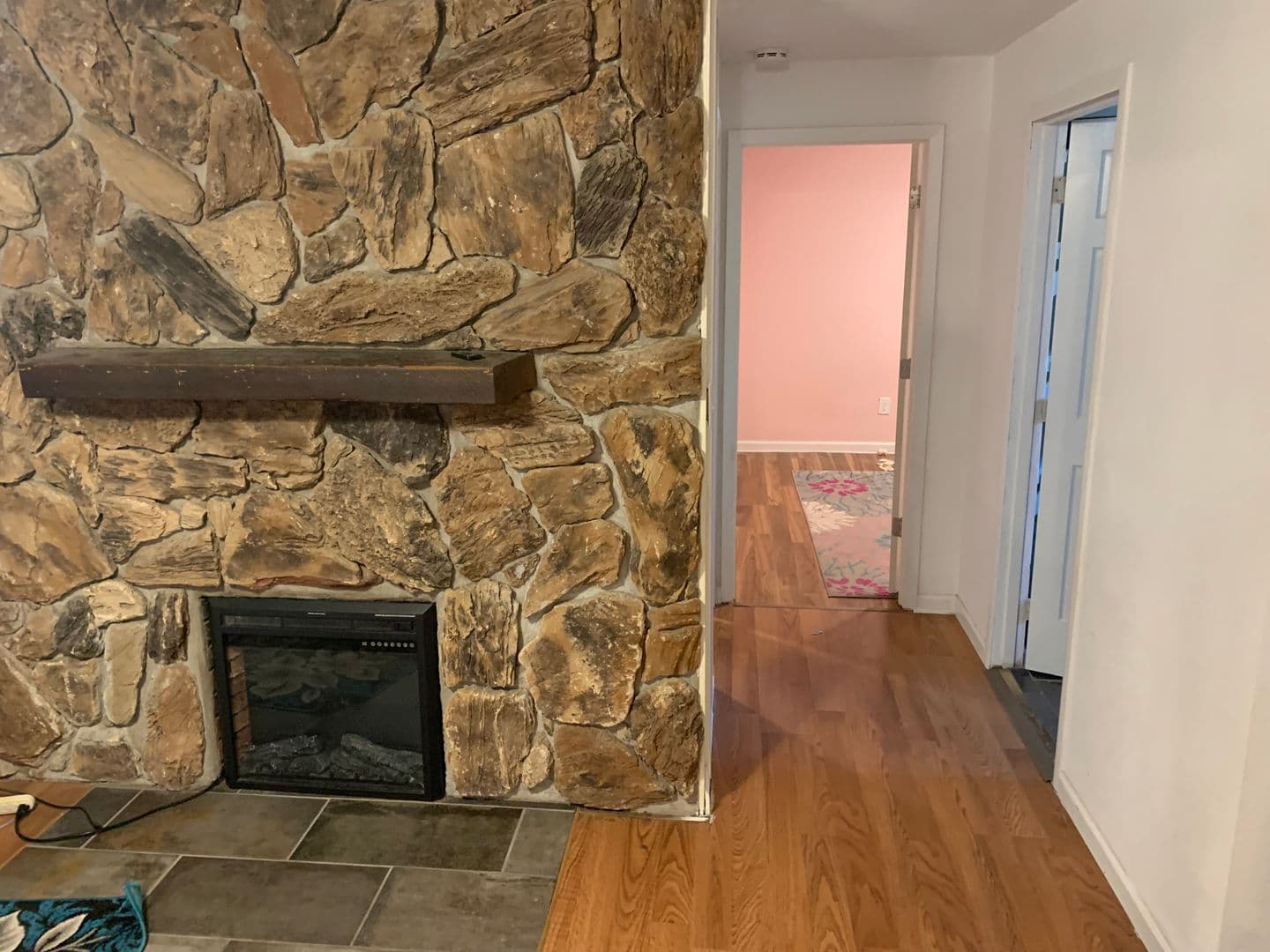 Eugene Apartment: 1920/1916 Norkenzie Rd