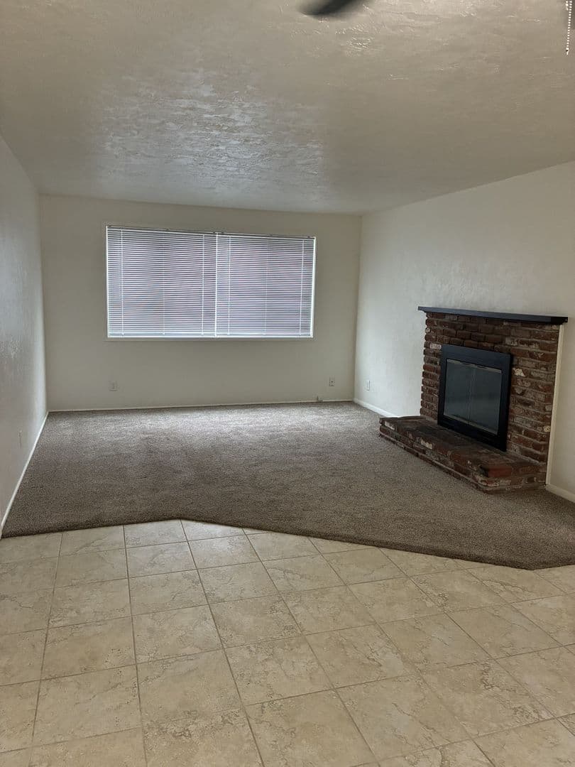 Eugene Apartment: 321-367 N Polk Street