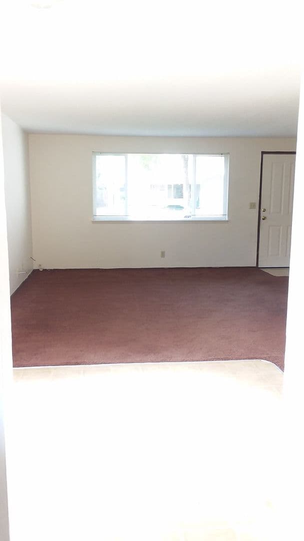 Springfield Apartment: 461 & 463 S. 49th Place