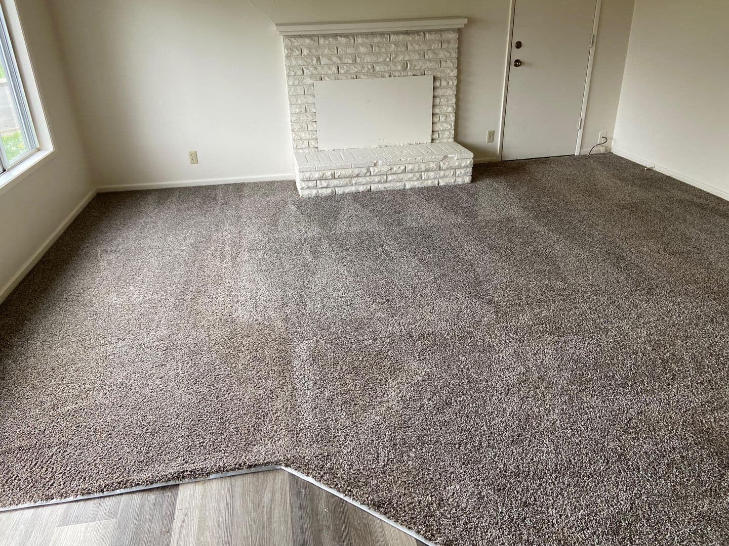Springfield Apartment: 1238/1240 Kenray Loop