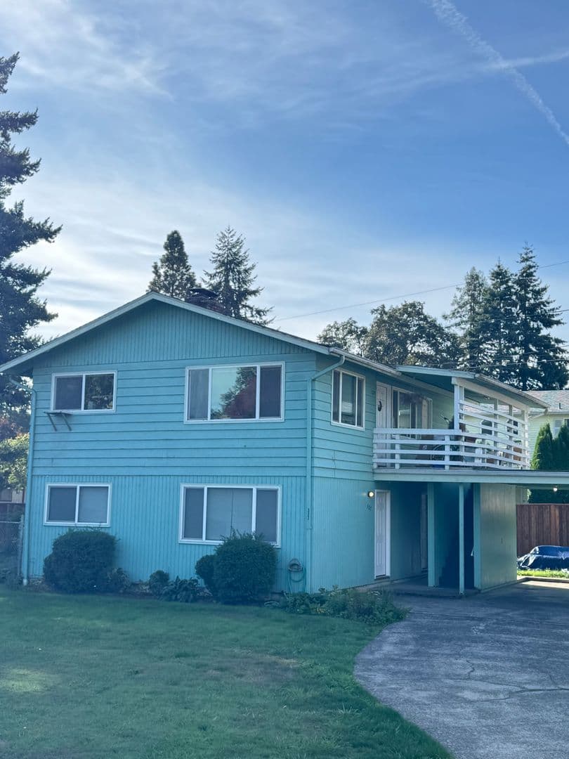 Eugene Apartment: 321-367 N Polk Street